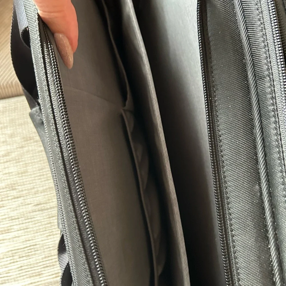 Briggs & Riley Black Men's Computer Travel Bag for 17” NWOT - Picture 5 of 9